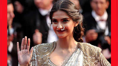 sonam kapoor: सोनम कपूरनं अशा जागवल्या २०१८ च्या आठवणी