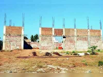 1.50 ಕೋಟಿ ವೆಚ್ಚದ ಇಂಡೋರ್‌ ಸ್ಟೇಡಿಯಂ ಕಾಮಗಾರಿ ಸ್ಥಗಿತ