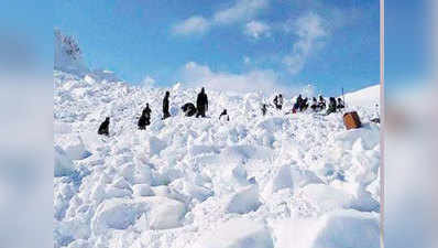 जम्मूः सेना की चौकी पर गिरा बर्फ का पहाड़, एक जवान की मौत, दूसरा गंभीर