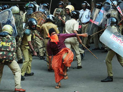 sabarimala: ‘केरळ बंद’ला हिंसक वळण