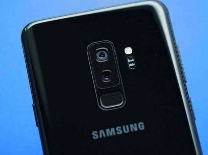 ​सॅमसंग गॅलेक्सी एस १० प्लस (Samsung Galaxy S10 Plus)