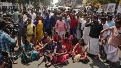 Sabarimala: శబరిమల హింస.. ప్రధాని కేరళ పర్యటన వాయిదా!