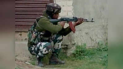 जम्मू-कश्मीर के पुलवामा में आतंकवादियों और सुरक्षा बलों के बीच मुठभेड़