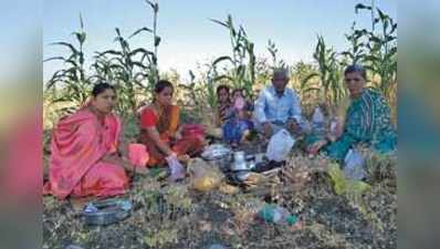 ಎಳ್ಳು ಅಮವಾಸ್ಯೆ ಸಂಭ್ರಮ: ಭೂ ತಾಯಿಗೆ ಚರಗಾ