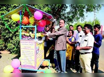 ಶಿಶುವನ್ನು ಮಮತೆಯ ತೊಟ್ಟಿಲಲ್ಲಿ ಹಾಕಿ