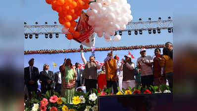 गुजरात में पतंग महोत्सव के दौरान दिखा खास नजारा, 45 देशों के लोग बने मेहमान