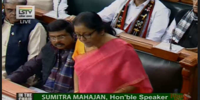 HAL को लेकर जारी विवाद के बीच रक्षा मंत्री निर्मला सीतारमण सदन में अपना जवाब दे रही हैं।