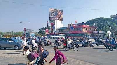 ಭಾರತ್‌ ಬಂದ್‌ಗೆ ಪಟ್ಟಣದಲ್ಲಿ ಮಿಶ್ರ ಪ್ರತಿಕ್ರಿಯೆ