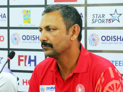 हरेंद्र सिंह भारतीय पुरुष हॉकी टीम के कोच पद से बर्खास्त