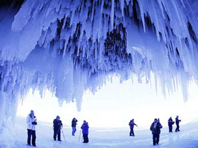 ओन्टारियो आइस केव्स, कनाडा (Ontario Ice Caves)