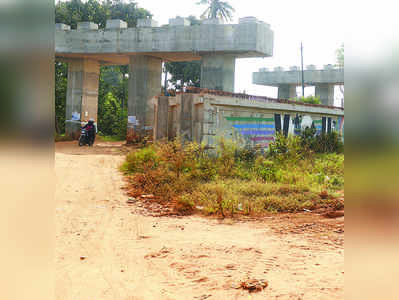 ಮೇಲಕ್ಕೇರದ ಮೇಲುರಸ್ತೆ ಕಾಮಗಾರಿ