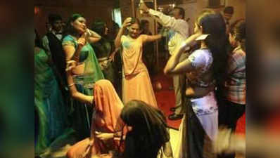 मुंबई: डांस बार को अनुमति के सुप्रीम कोर्ट के फैसले पर सामाजिक संगठनों ने जताई खुशी
