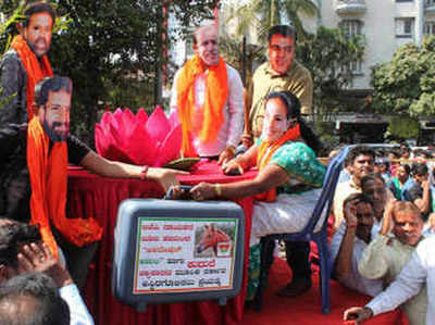 अभी भी खत्म नहीं हुआ कर्नाटक का नाटक, कांग्रेस के 3 असंतुष्ट विधायकों की उम्मीद में बीजेपी