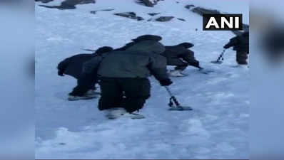 लद्दाख में बर्फीले तूफान में ट्रक समेत 10 लोग दबे, 5 के शव निकाले गए