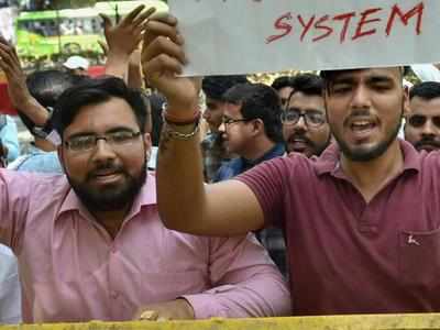 Anna University Students Protest: தோ்வு விதிகள் மாற்றத்திற்கு எதிராக மாணவா்கள் போராட்டம்