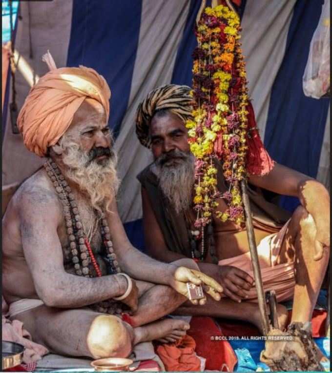 ತ್ರಿಶೂಲದೊಂದಿಗೆ ನಾಗಾಸಾಧು