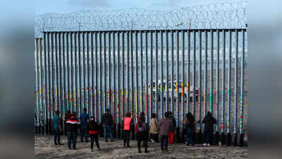 ट्रम्प ने कहा, मेक्सिको सीमा पर दीवार बनाने के बदले दूंगा आव्रजकों को संरक्षण