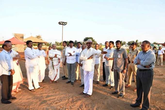 చండీయాగం ఏర్పాట్లను పరిశీలించిన కేసీఆర్