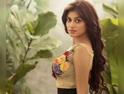 Oviya: ரசிகர்களுக்கு திடீர் ‘ஷாக்’ கொடுத்த நடிகை ஓவியா!