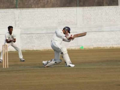 cooch bihar trophy: महाराष्ट्राच्या ६ बाद १६२ धावा