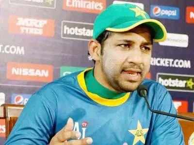 sarfraz ahmed: अँडिलविरोधात आक्षेपार्ह वक्तव्य; पाक कर्णधार गोत्यात