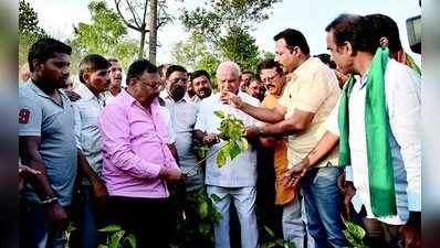 ಚಿಕ್ಕಬಳ್ಳಾಪುರದ ಗಿಡ್ನಹಳ್ಳಿಯಲ್ಲಿ ಯಡಿಯೂರಪ್ಪ ಬರ ವೀಕ್ಷಣೆ