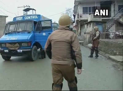 J&K: पुलवामा में CRPF कैंप पर हमला, 2 आतंकी मारे गए, श्रीनगर में भी 2 आतंकी ढेर