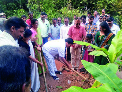 ಮಲ್ಲಂದೂರು ರಸ್ತೆ ಅಭಿವೃದ್ಧಿಗೆ ಚಾಲನೆ