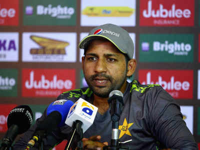 sarfraz ahmed: पाक कर्णधार सरफराजवर चार सामन्यांची बंदी