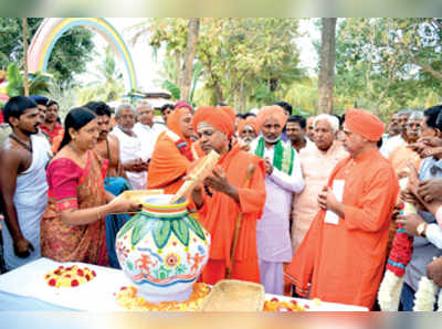 ಆಧ್ಯಾತ್ಮದ ಸಾರ ಅರಿತು ನಡೆಯಿರಿ