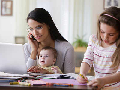 सबसे ज्यादा तनाव में रहती हैं 2 बच्चों वाली कामकाजी मांएं: स्टडी