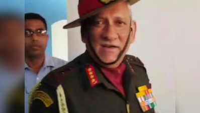 अब सेना प्रमुख बिपिन रावत ने की गोवा के सीएम मनोहर पर्रिकर से मुलाकात, बताया-शिष्टाचार भेंट