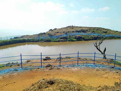 ಗಾಳಿಕೆರೆ ಸೌಂದರ‍್ಯಕ್ಕೆ ಬೇಲಿ ಕಟ್ಟಿದ ಜಿಲ್ಲಾಡಳಿತ!