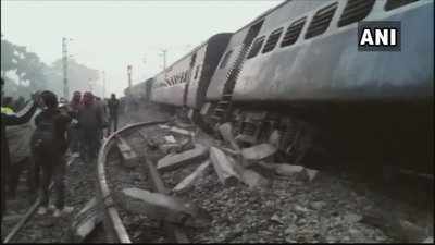 Seemanchal Express Accident: பீகாரில் சீமாஞ்சல் எக்ஸ்பிரஸ் தடம் புரண்டு விபத்து