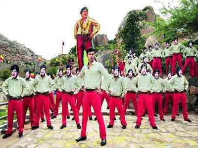 ಸಾಹಸಸಿಂಹನಿಗೆ ಪಡ್ಡೆ ಹುಲಿ ಶ್ರೇಯಸ್ ಗೌರವಾರ್ಪಣೆ