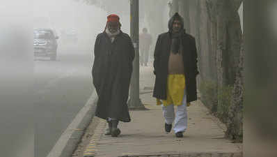 दिल्ली में रविवार को रहा सर्दी का असर, सोमवार को कोहरा छाए रहने का अनुमान