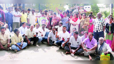 ಕೆಟಿಎಸ್‌ ವಿರುದ್ಧ ಅಂಬಿ ಅಭಿಮಾನಿಗಳ ಆಕ್ರೋಶ