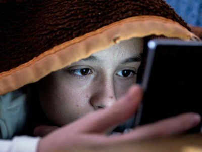 Safer Internet Day: ६० टक्के पालकांना ठाऊक नाही की मुलं इंटरनेटवर काय पाहतात!
