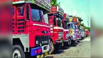 दिल्ली में ट्रकों और बसों की हड़ताल की धमकी