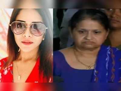 Shikha Chowdhary‌పై తెలివిగా ఫిర్యాదు చేసిన జయరామ్ భార్య