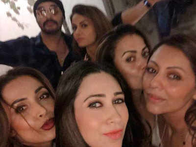 Video: Malaika Arora  की गर्ल्स गैंग के साथ गौरी खान की पार्टी में दिखे अर्जुन कपूर