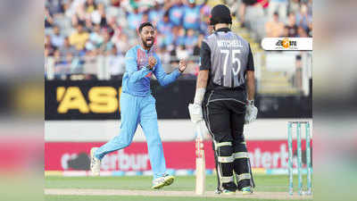 INDvsNZ 2nd T20: প্রযুক্তির তোয়াক্কা না করে মিশেলকে LBW দিলেন থার্ড আম্পায়ার!