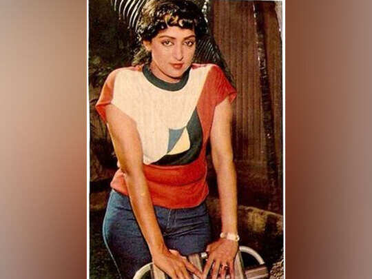 Hema Malini Hot & Sexy Photos: 'ड्रीम गर्ल' हेमा मालिनी का देखें ये हॉट ऐंड सेक्सी अंदाज Hema Malini Hot & Sexy Photos: 'ड्रीम गर्ल' हेमा मालिनी का देखें ये हॉट ऐंड सेक्सी अंदाज