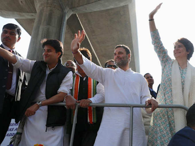 Priyanka-Rahul-Road-show