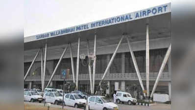 एयरपोर्ट में हाई सिक्यॉरिटी पर सेंध लगाकर यात्रियों के सामान गायब कर रहे हैं चोर
