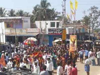 ವೀರಭದ್ರೇಶ್ವರ ದೇವರ ಪಲ್ಲಕ್ಕಿ ಉತ್ಸವ