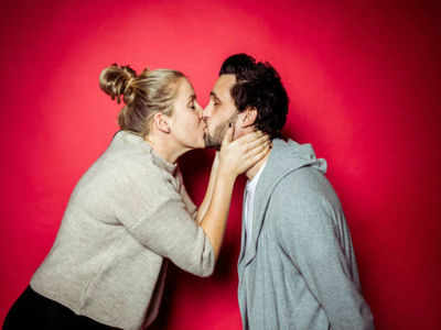 Kissing Benefits: ఒక ముద్దు.. 24 ప్రయోజనాలు!