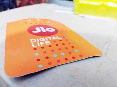 Reliance Jio: జియో లవర్స్ డే ట్వీట్.. కవితతో ప్రత్యర్థులకు ఝలక్