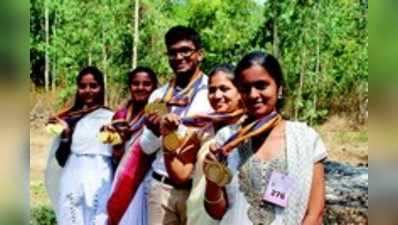 ಶಿಕ್ಷಣದ ಸಾಧಕರಿಗೆ ಚಿನ್ನದ ಸಂಭ್ರಮ