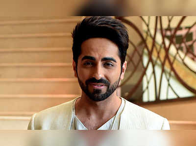 ayushmann khurrana: शहिदांसाठी कविता लिहून आयुष्यमान खुरानाने वाहिली आदरांजली